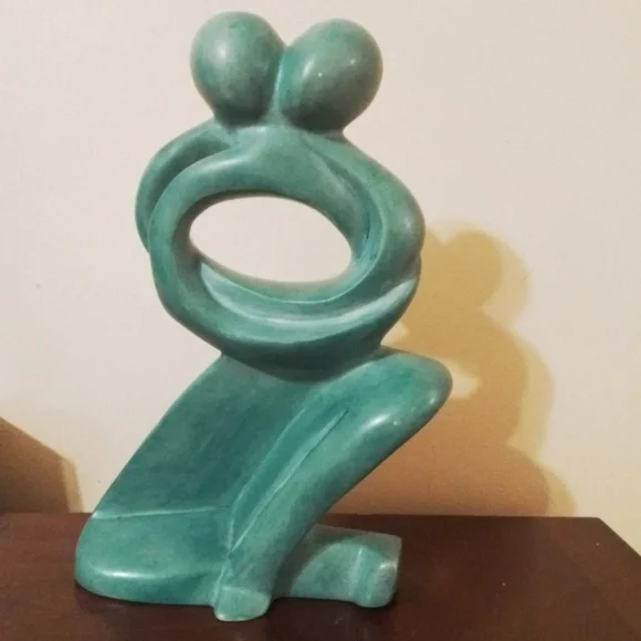 Statuette - Picture 2 of 4